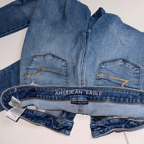 American Eagle Super Hi-Rise Jegging — Women’s Size 8 (Medium Wash, Distressed) - Picture 4 of 7
